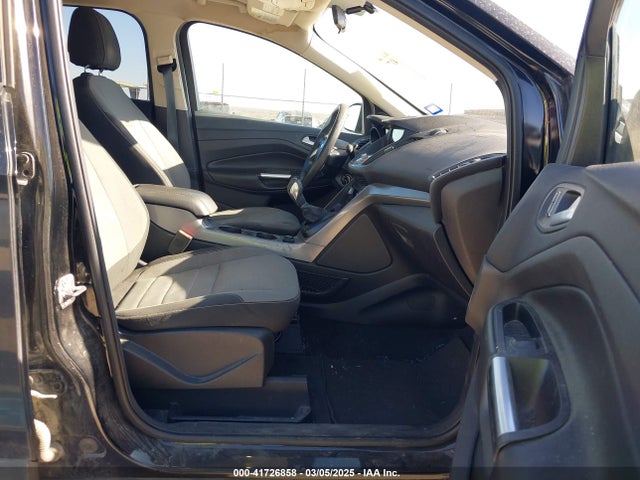 1FMCU0G99GUC19883 Ford ESCAPE SE
