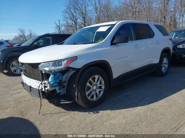Chevrolet Traverse Ls 2019 1GNEVFKWXKJ239779 Image 2