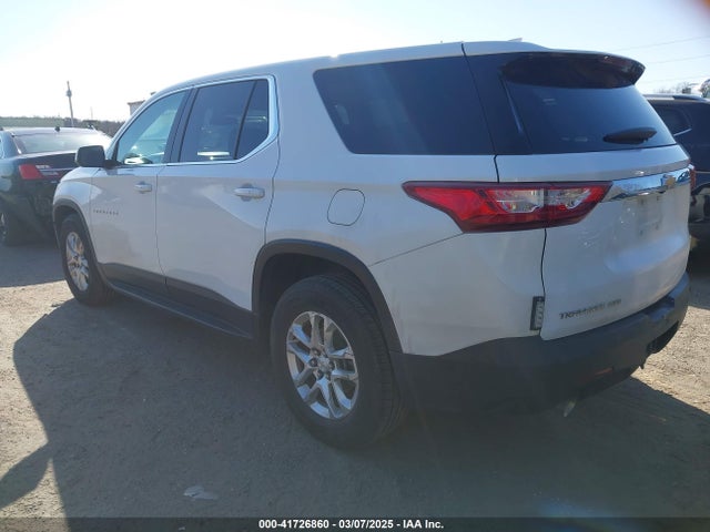 Chevrolet Traverse Ls 2019 1GNEVFKWXKJ239779 Image 3