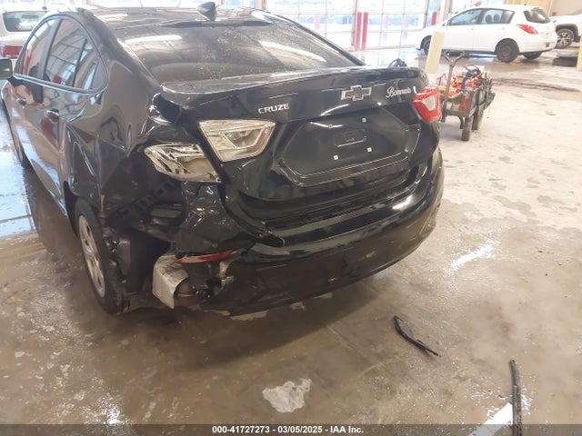 1G1BC5SM0J7143108 Chevrolet Cruze Ls Auto