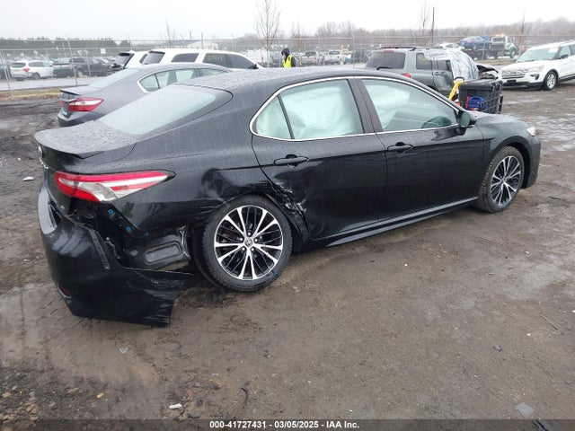 4T1B11HK1JU143854 Toyota CAMRY SE