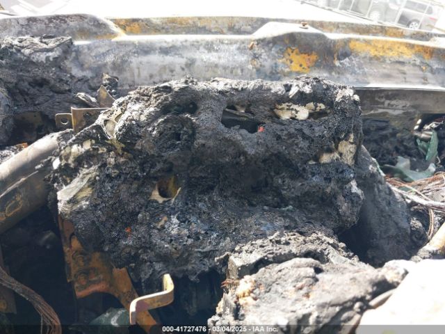 1GCVKREC9HZ255048 Chevrolet Silverado 1500 1lt