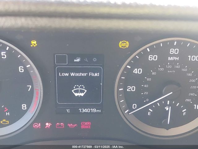 KM8J33A40GU109703 Hyundai TUCSON SE