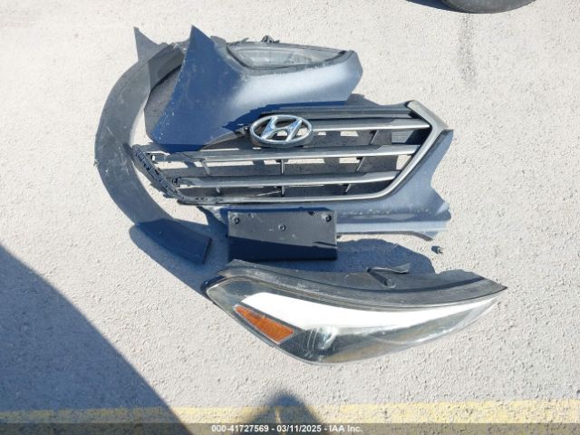 KM8J33A40GU109703 Hyundai TUCSON SE