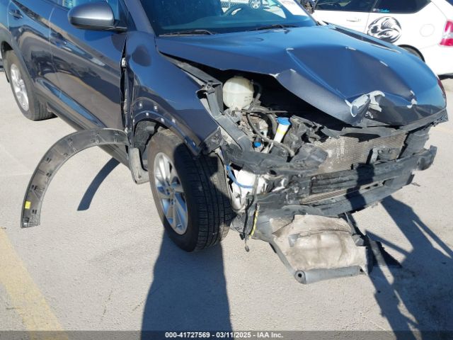 KM8J33A40GU109703 Hyundai TUCSON SE
