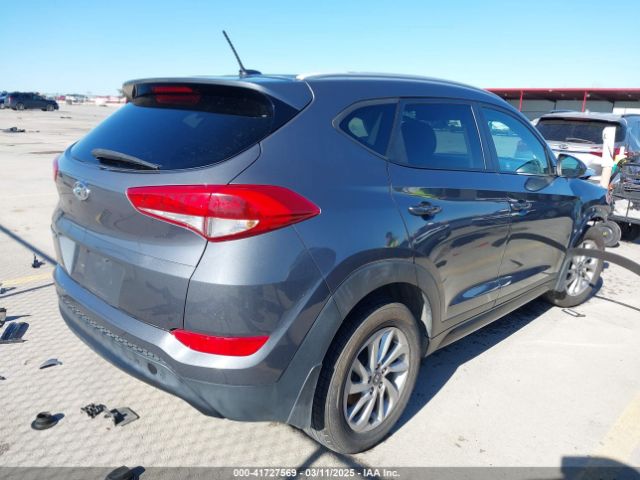 KM8J33A40GU109703 Hyundai TUCSON SE