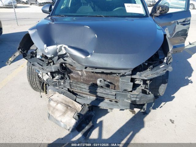 KM8J33A40GU109703 Hyundai TUCSON SE