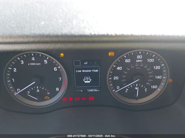 KM8J33A40GU109703 Hyundai TUCSON SE