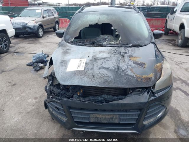 1FMCU0GXXEUA88622 Ford ESCAPE SE