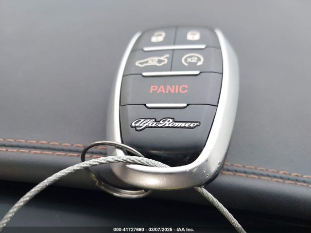 ZARFAEEN2H7557283 Alfa Romeo Giulia Ti Awd
