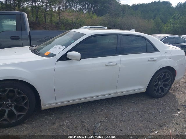 Chrysler 300 300s 2018 2C3CCABG1JH191675 Image 14
