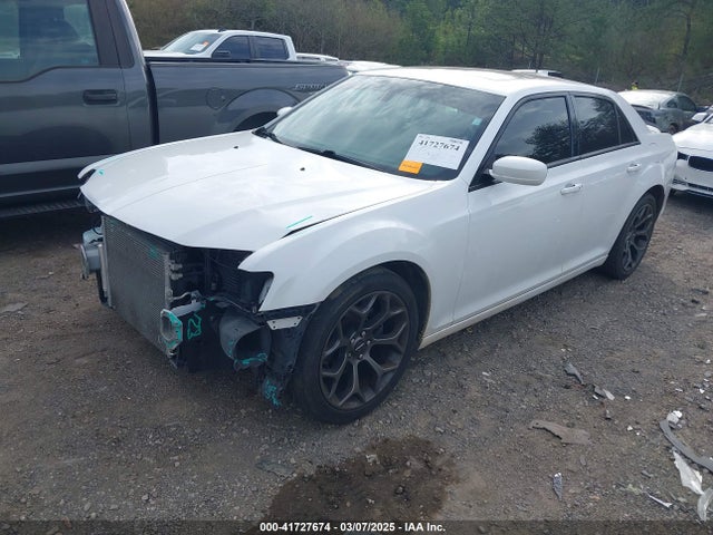 Chrysler 300 300s 2018 2C3CCABG1JH191675 Image 2