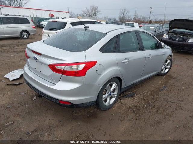 Ford FOCUS SE 2014 1FADP3F2XEL392052 Image 4