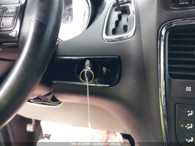 2C4RDGCG6JR307077 Dodge Grand Caravan Sxt