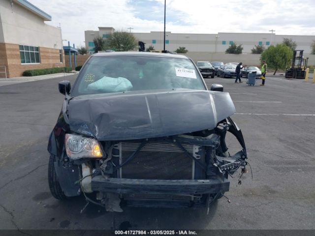 2C4RDGCG6JR307077 Dodge Grand Caravan Sxt