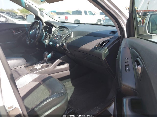 KM8JU3AG6EU907742 Hyundai TUCSON SE
