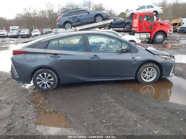 JTDKAMFP1N3218374 Toyota Prius Prime Le