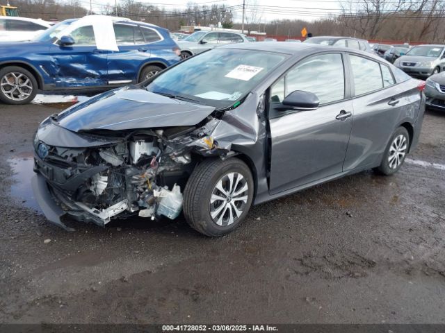 JTDKAMFP1N3218374 Toyota Prius Prime Le