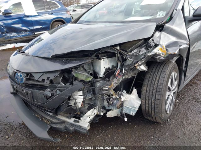 JTDKAMFP1N3218374 Toyota Prius Prime Le