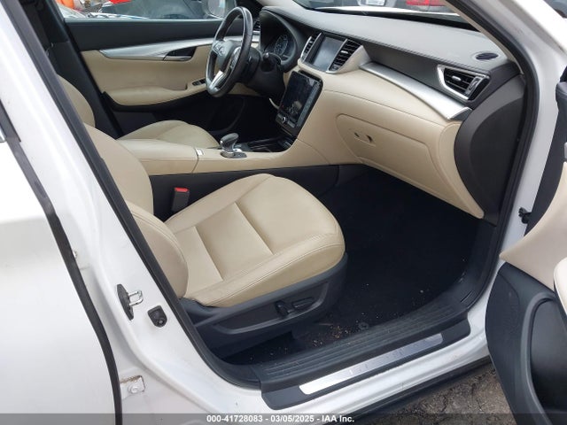 3PCAJ5M36LF115310 Infiniti Qx50 Luxe Awd