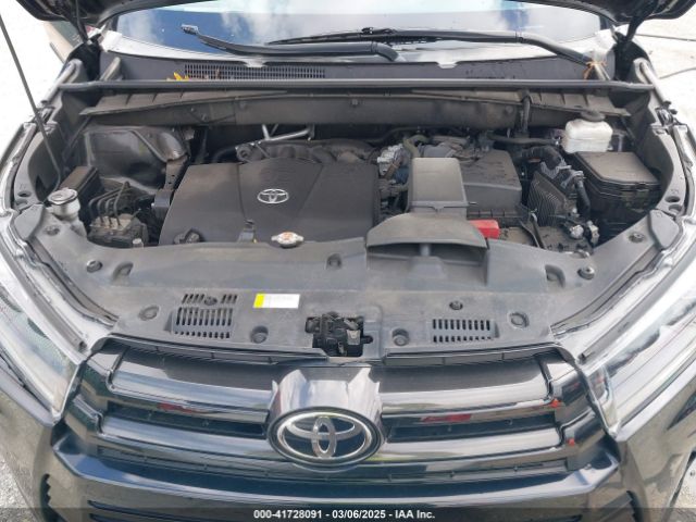 5TDJZRFH2KS625530 Toyota Highlander Se