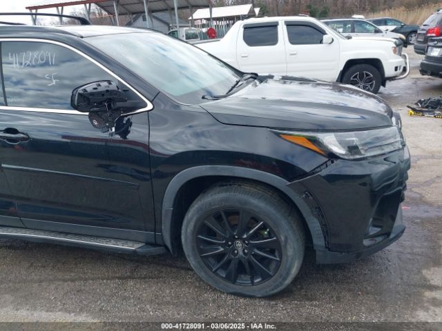 5TDJZRFH2KS625530 Toyota Highlander Se