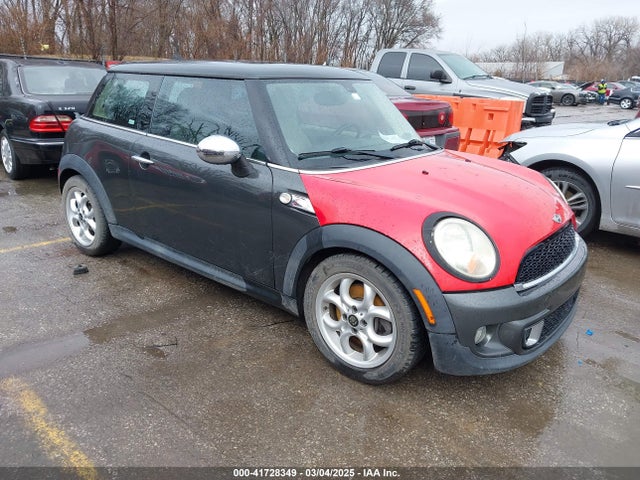 2011 MINI COOPER S WMWSV3C57BTY11344 Photo 0