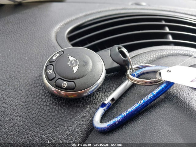 2011 MINI COOPER S WMWSV3C57BTY11344 Photo 10