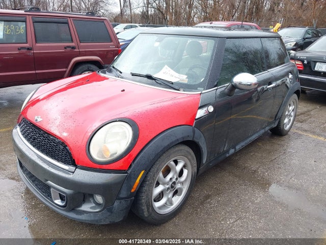 2011 MINI COOPER S WMWSV3C57BTY11344 Photo 1