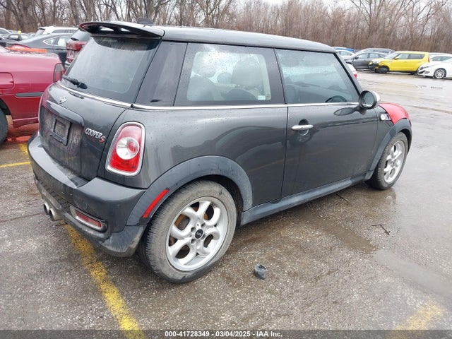 2011 MINI COOPER S WMWSV3C57BTY11344 Photo 3