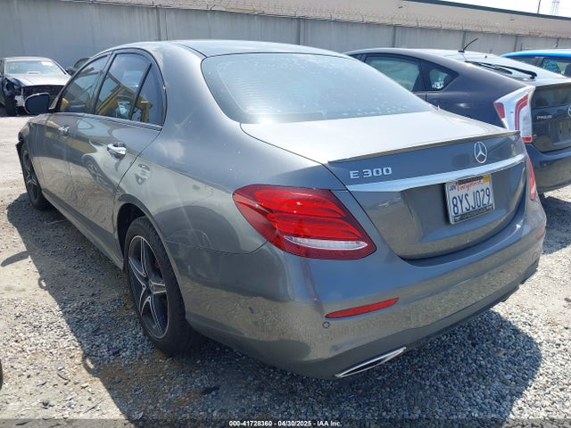 WDDZF4JB0JA433719 Mercedes-Benz E 300