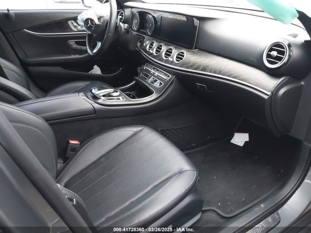 WDDZF4JB0JA433719 Mercedes-Benz E 300