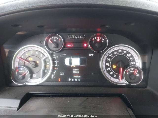 RAM 2018 2018 3C6UR5FL0JG371251 Image 7