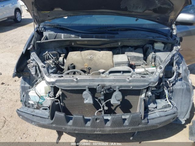 5TDXZ3DCXHS883639 Toyota Sienna Se 8 Passenger/se Premium 8 Passenger