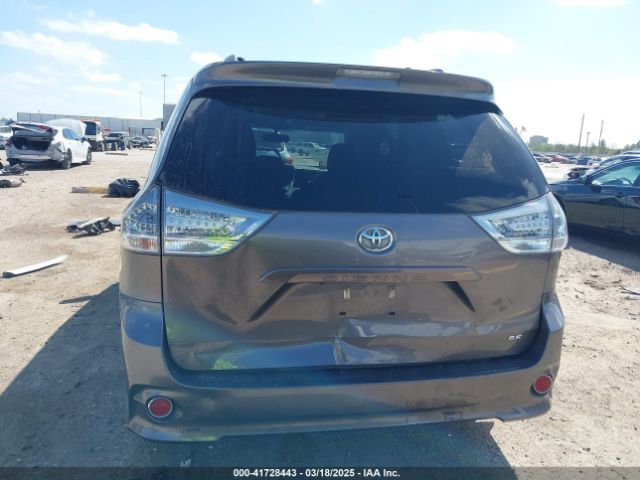 5TDXZ3DCXHS883639 Toyota Sienna Se 8 Passenger/se Premium 8 Passenger