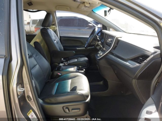 5TDXZ3DCXHS883639 Toyota Sienna Se 8 Passenger/se Premium 8 Passenger