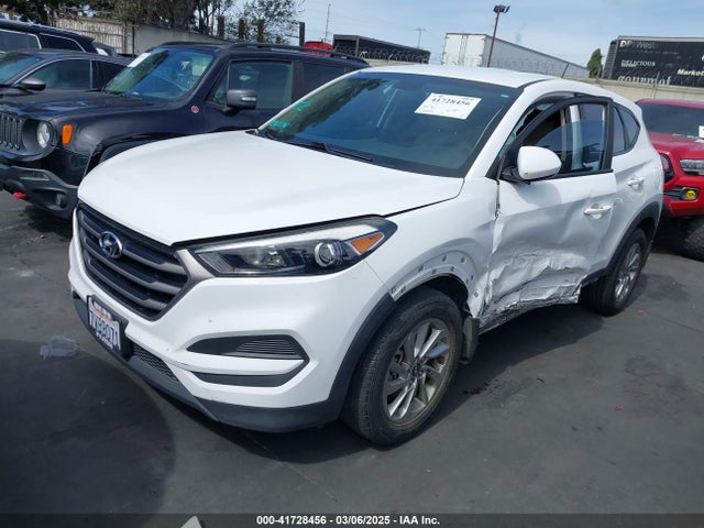 KM8J23A43GU248002 Hyundai TUCSON SE
