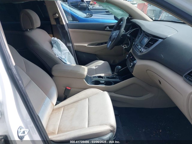 KM8J23A43GU248002 Hyundai TUCSON SE