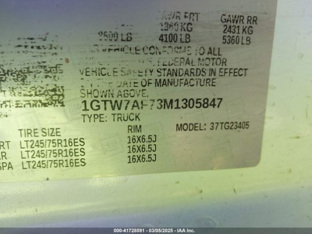 1GTW7AF73M1305847 GMC Savana Cargo Rwd 2500 Regular Wheelbase Work Van