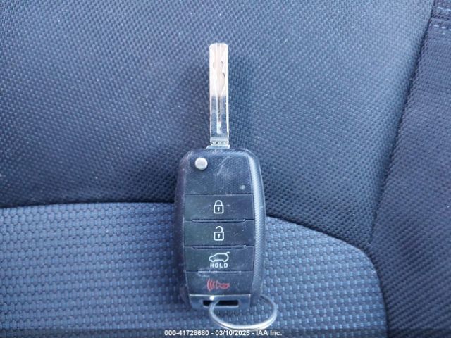 KNDPB3AC7F7746836 KIA Sportage Lx