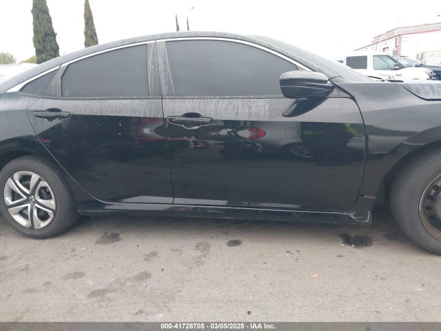 Honda Civic Lx 2018 2HGFC2F51JH603473 Image 14