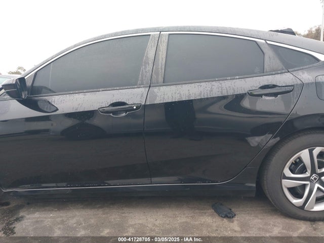 Honda Civic Lx 2018 2HGFC2F51JH603473 Image 15