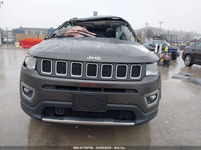 3C4NJDCB4JT115647 Jeep Compass Limited 4x4