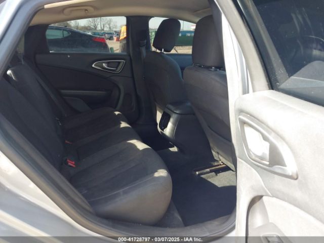 1C3CCCAB8GN133550 Chrysler 200 Limited