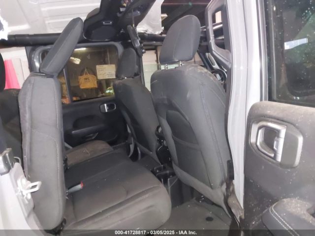 1C4HJXENXNW251089 Jeep Wrangler Unlimited Sahara 4x4