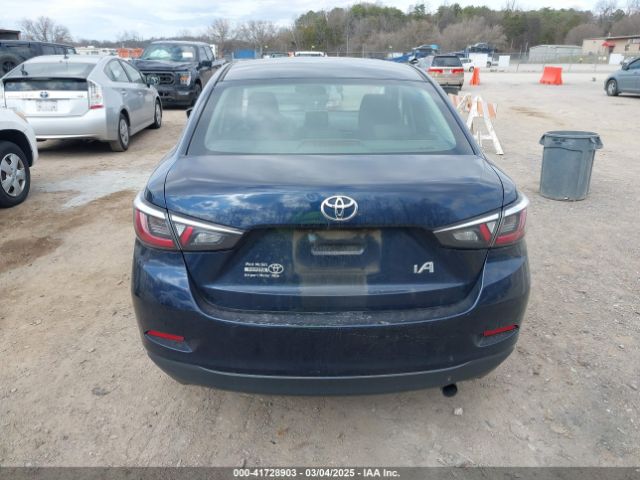 3MYDLBYV7JY300454 Toyota YARIS IA