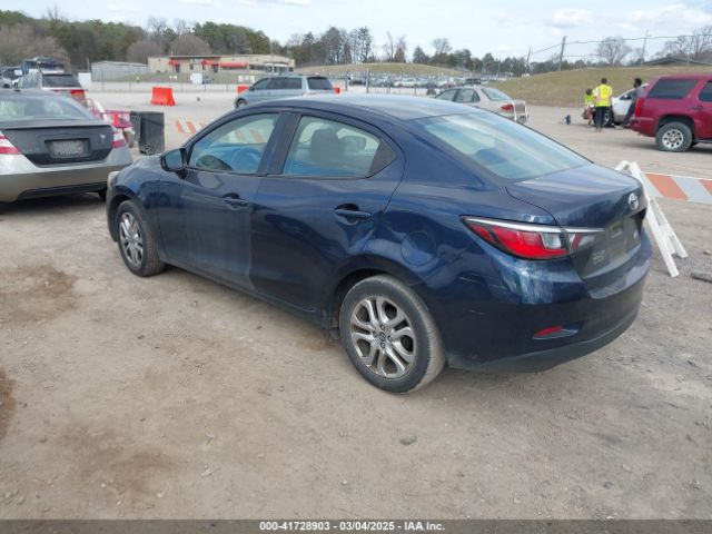 3MYDLBYV7JY300454 Toyota YARIS IA