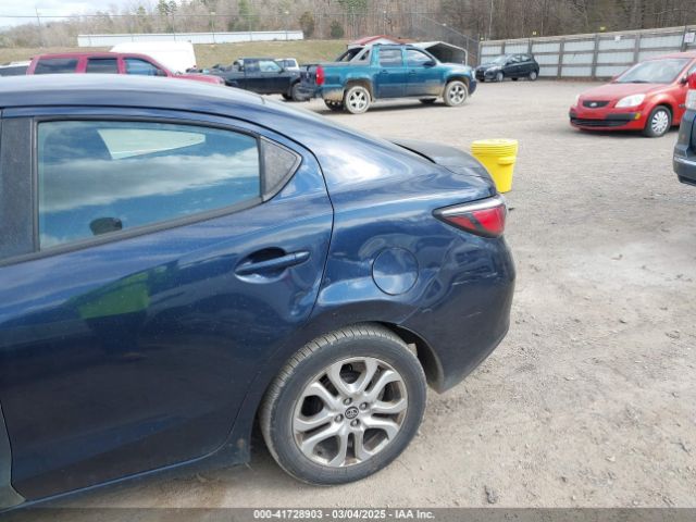 3MYDLBYV7JY300454 Toyota YARIS IA