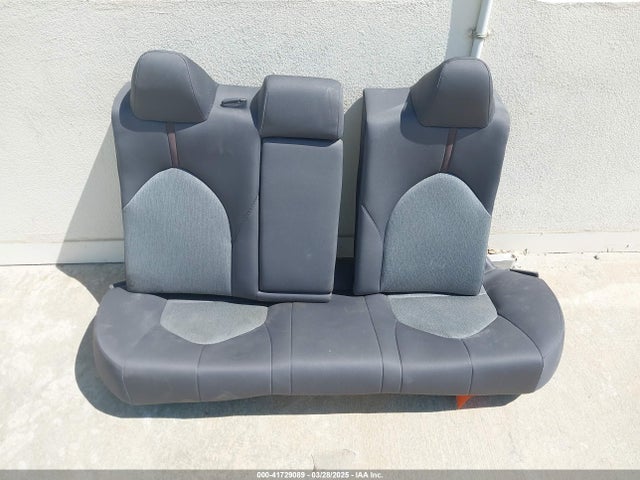 4T1B11HK1JU673256 Toyota CAMRY LE