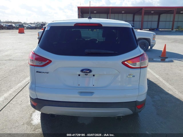 1FMCU9GX9EUE31926 Ford ESCAPE SE